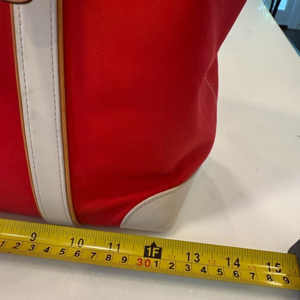 COACH HAMPTON LEGACY RED FABRIC WHT LEATHER TRIM MARKET TOTE BAG - Picture 13 of 16